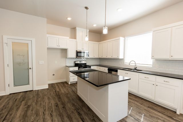 6910 17th Street, Lubbock, TX 79407