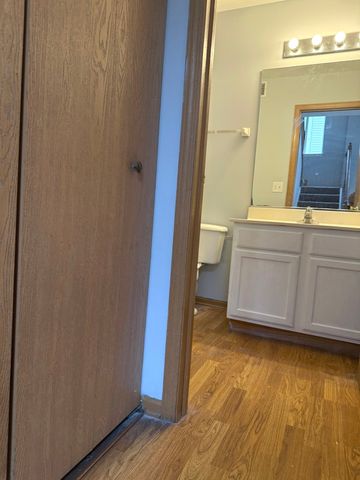 2208 REBECCA Circle 2208, Montgomery, IL 60538