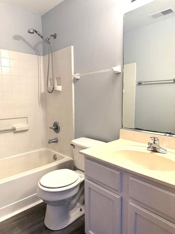 2208 REBECCA Circle 2208, Montgomery, IL 60538