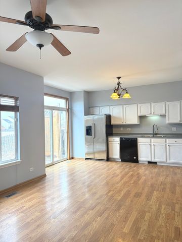 2208 REBECCA Circle 2208, Montgomery, IL 60538