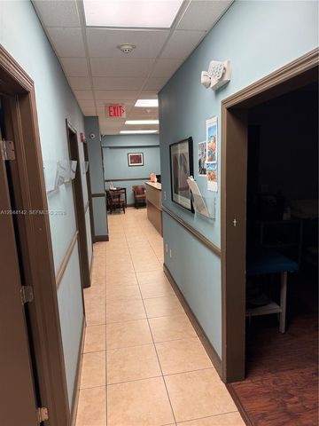 11801 SW 90th St 101, Miami, FL 33186