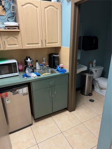 11801 SW 90th St 101, Miami, FL 33186