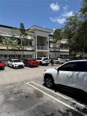 11801 SW 90th St 101, Miami, FL 33186