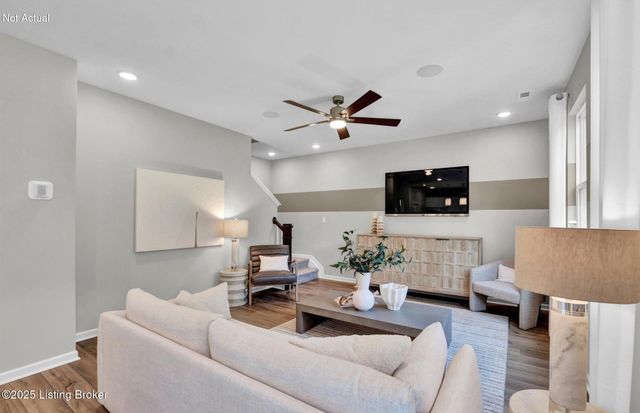 16948 Aiken Ridge Cir, Louisville, KY 40245