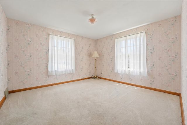 121 E Clen Moore Blvd, New Castle, PA 16105