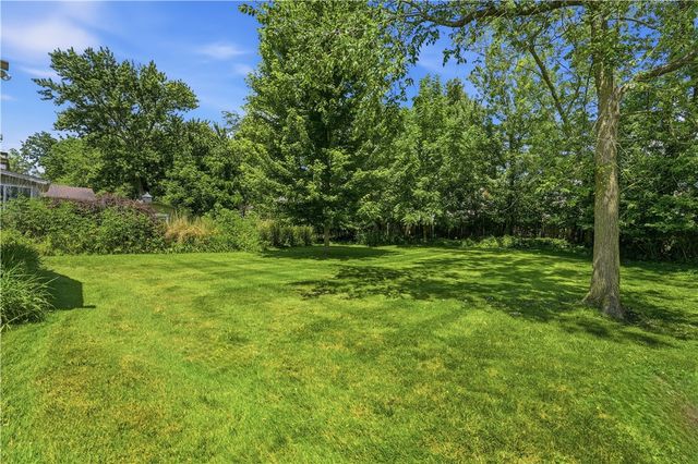 121 E Clen Moore Blvd, New Castle, PA 16105