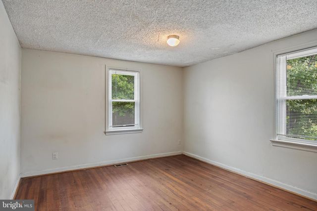 214 S WHITE HORSE PIKE, Waterford Works, NJ 08089