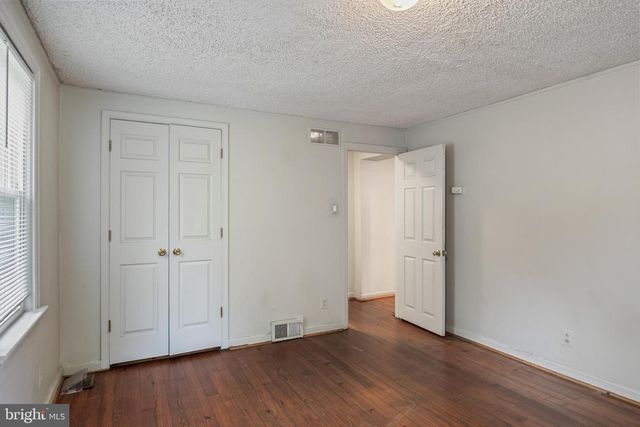 214 S WHITE HORSE PIKE, Waterford Works, NJ 08089