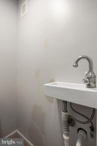 214 S WHITE HORSE PIKE, Waterford Works, NJ 08089