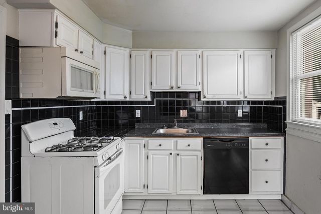 214 S WHITE HORSE PIKE, Waterford Works, NJ 08089