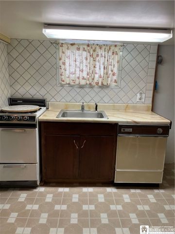 22 Linwood Avenue, Jamestown, NY 14701