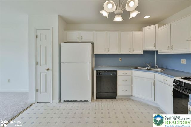 4104 Rexford Drive, Bethlehem Twp, PA 18020