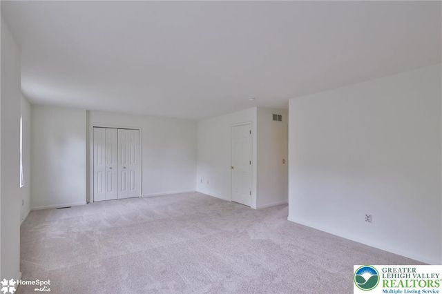 4104 Rexford Drive, Bethlehem Twp, PA 18020