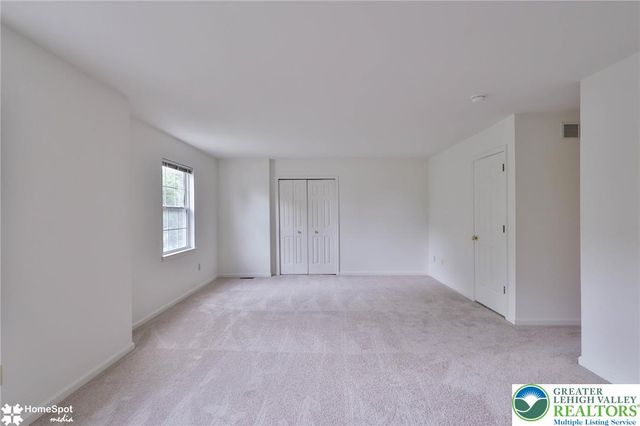 4104 Rexford Drive, Bethlehem Twp, PA 18020