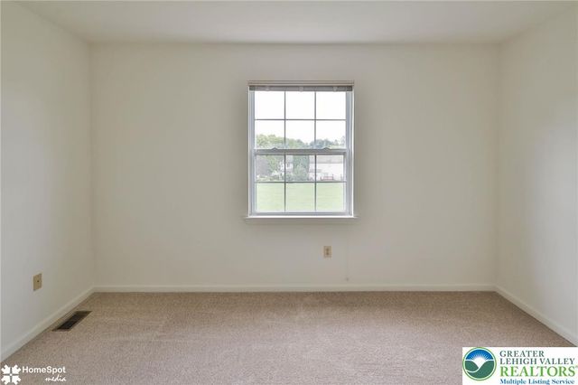 4104 Rexford Drive, Bethlehem Twp, PA 18020