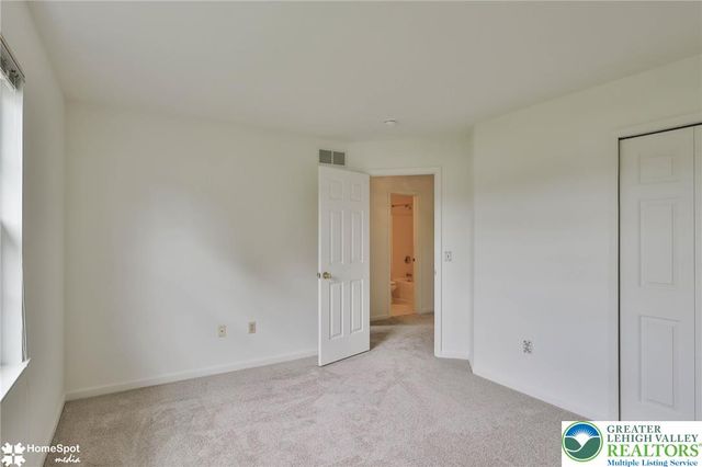4104 Rexford Drive, Bethlehem Twp, PA 18020