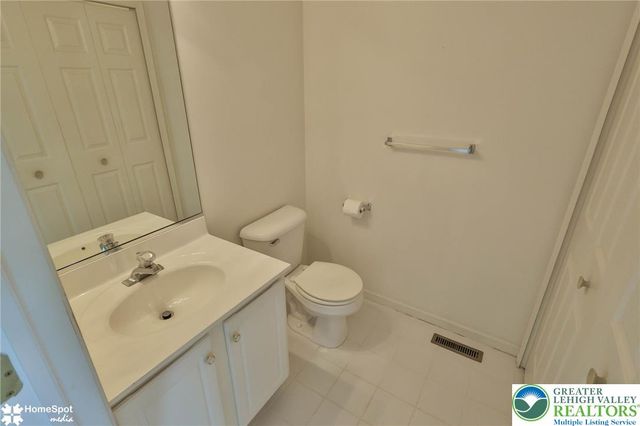 4104 Rexford Drive, Bethlehem Twp, PA 18020