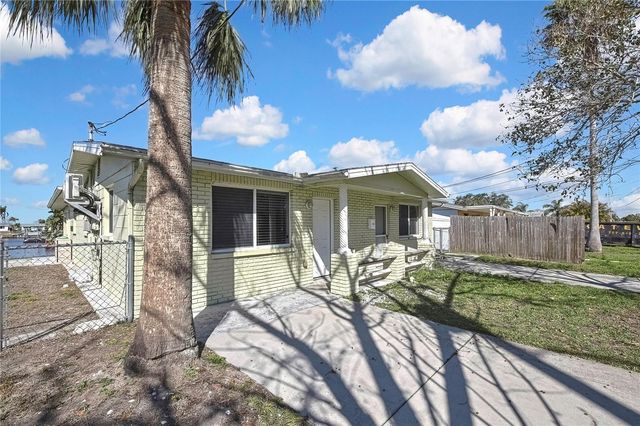 12527 1ST ISLE, Hudson, FL 34667