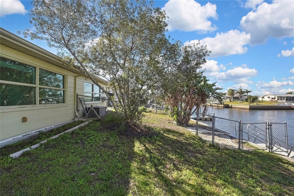 Image 52 of property listing at 12527 1ST ISLE, Hudson, FL 34667