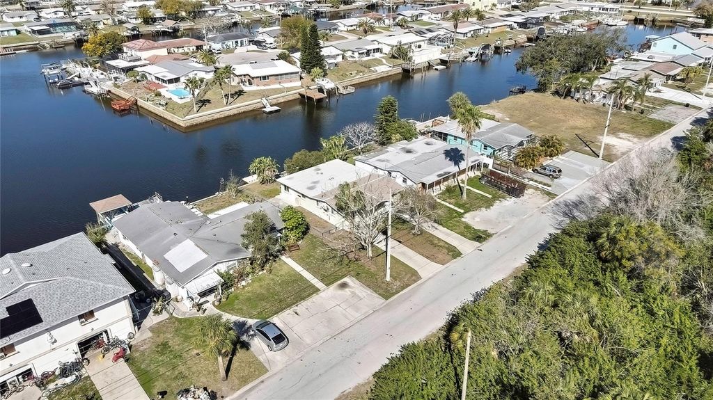 Image 71 of property listing at 12527 1ST ISLE, Hudson, FL 34667