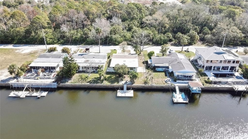 Image 73 of property listing at 12527 1ST ISLE, Hudson, FL 34667