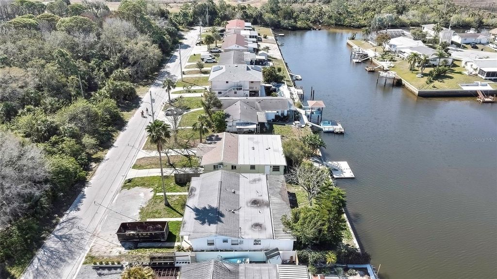 Image 74 of property listing at 12527 1ST ISLE, Hudson, FL 34667