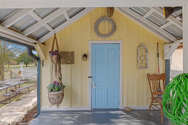 400 W Main Street, Fayetteville, TX 78940