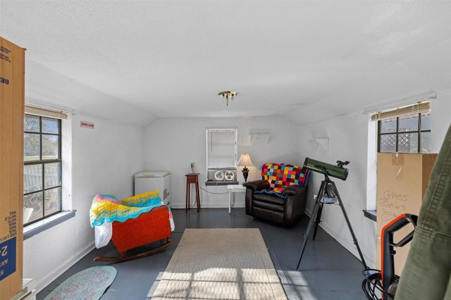 400 W Main Street, Fayetteville, TX 78940