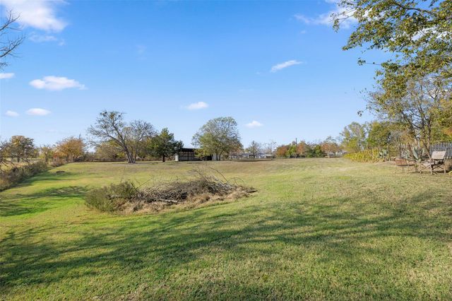 400 W Main Street, Fayetteville, TX 78940