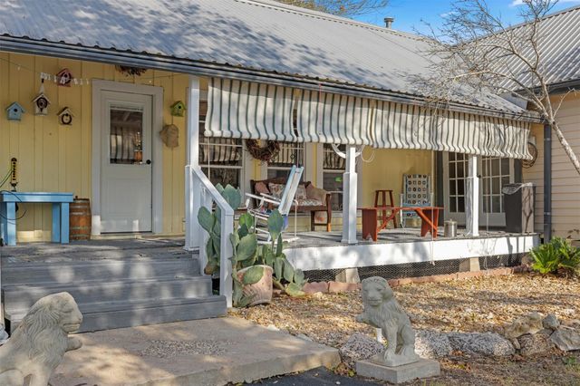 400 W Main Street, Fayetteville, TX 78940