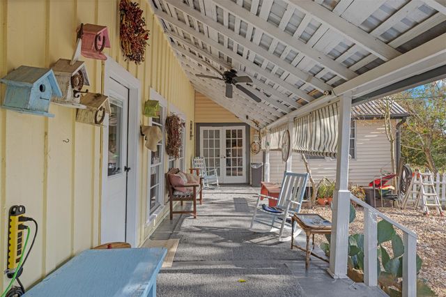 400 W Main Street, Fayetteville, TX 78940