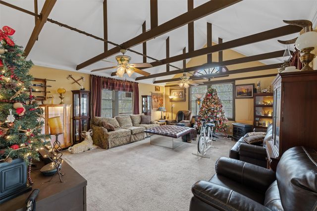 400 W Main Street, Fayetteville, TX 78940