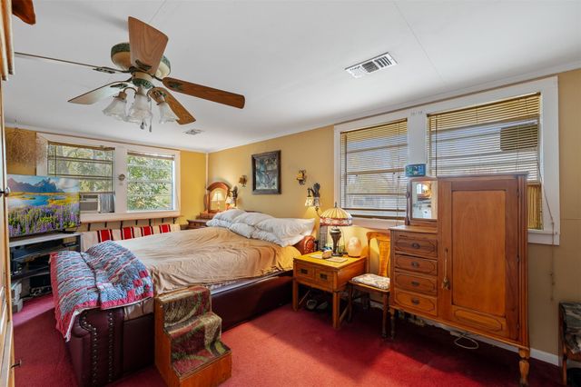 400 W Main Street, Fayetteville, TX 78940