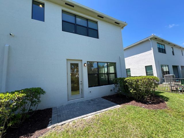 8807 Antarus Drive, Lake Worth, FL 33467