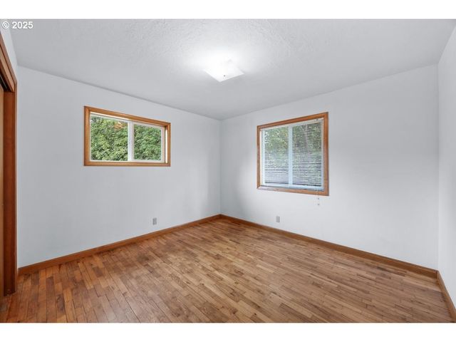 1048 SEELEY St, Myrtle Creek, OR 97457