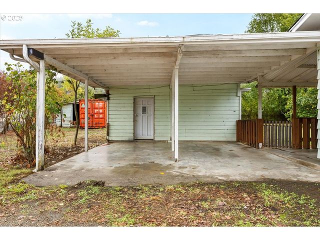 1048 SEELEY St, Myrtle Creek, OR 97457