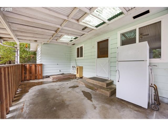 1048 SEELEY St, Myrtle Creek, OR 97457