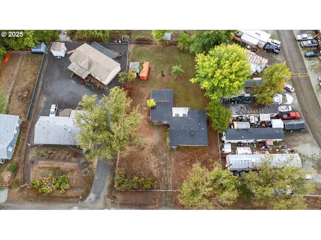 1048 SEELEY St, Myrtle Creek, OR 97457