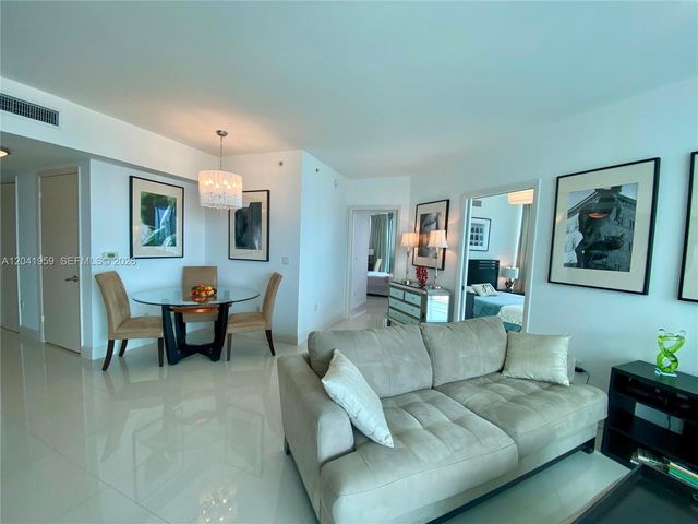 350 S Miami Ave 3813, Miami, FL 33130