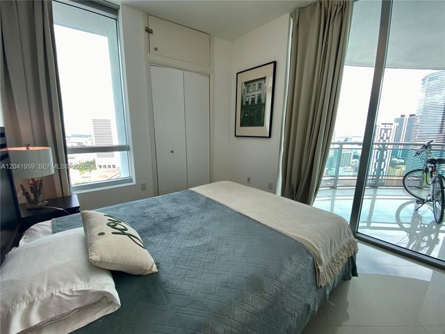 350 S Miami Ave 3813, Miami, FL 33130