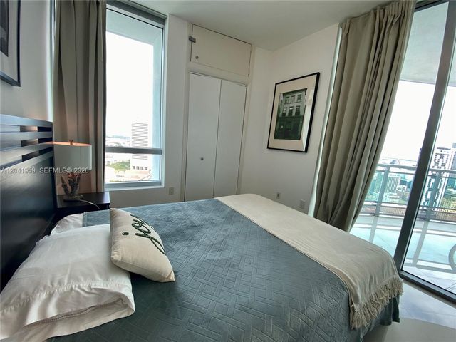 350 S Miami Ave 3813, Miami, FL 33130