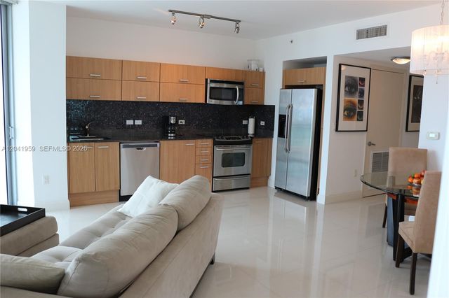 350 S Miami Ave 3813, Miami, FL 33130