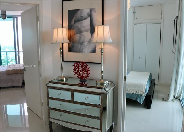 350 S Miami Ave 3813, Miami, FL 33130