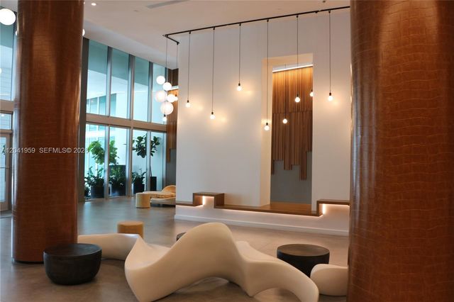 350 S Miami Ave 3813, Miami, FL 33130