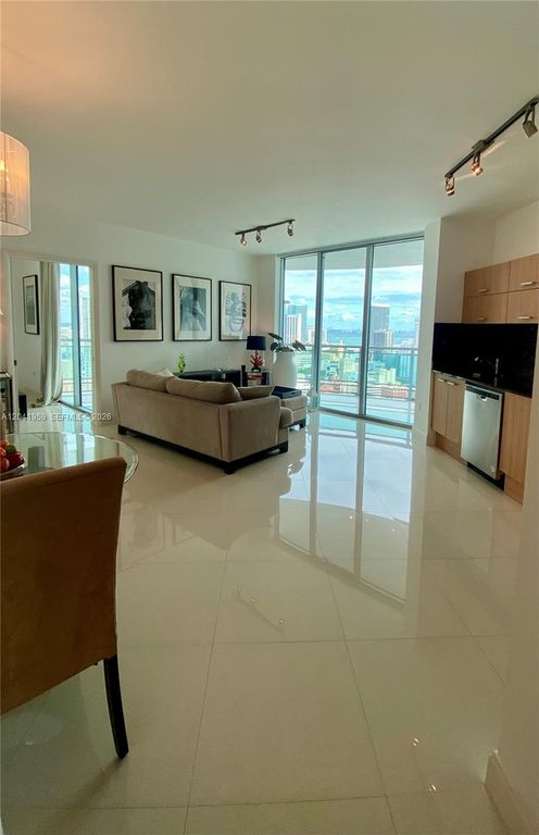 350 S Miami Ave 3813, Miami, FL 33130