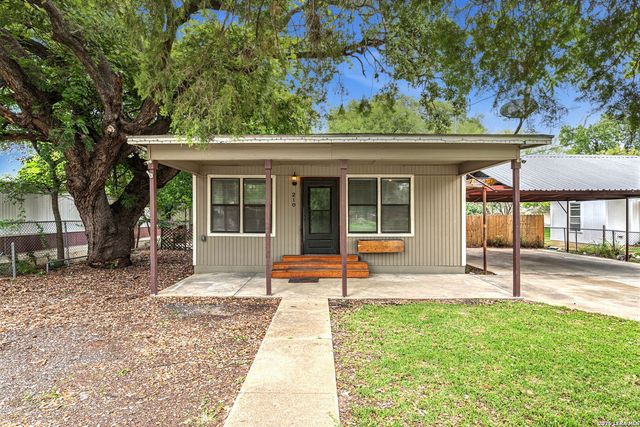 210 Bensdale, Pleasanton, TX 78064