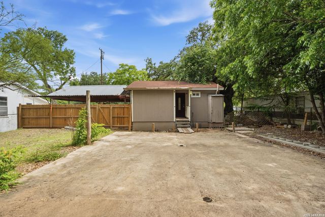 210 Bensdale, Pleasanton, TX 78064