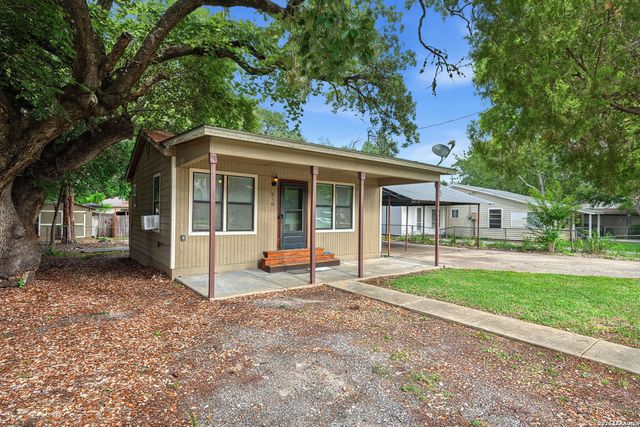 210 Bensdale, Pleasanton, TX 78064
