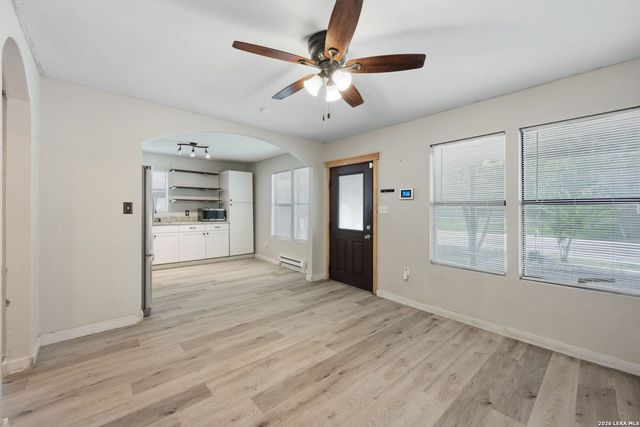 210 Bensdale, Pleasanton, TX 78064