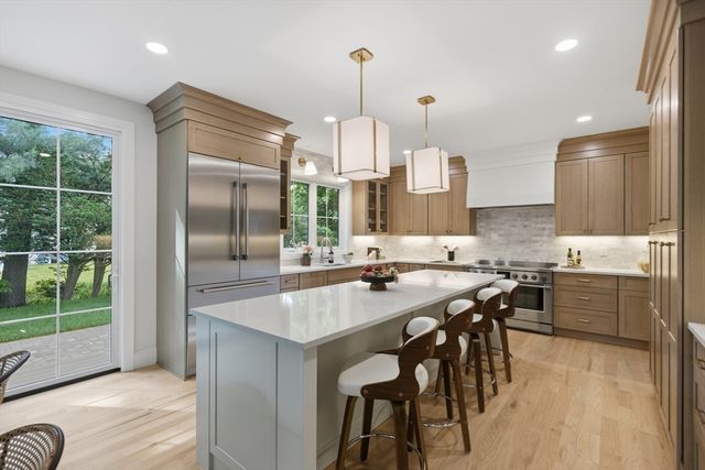 17 Whiting Way, Needham, MA 02492